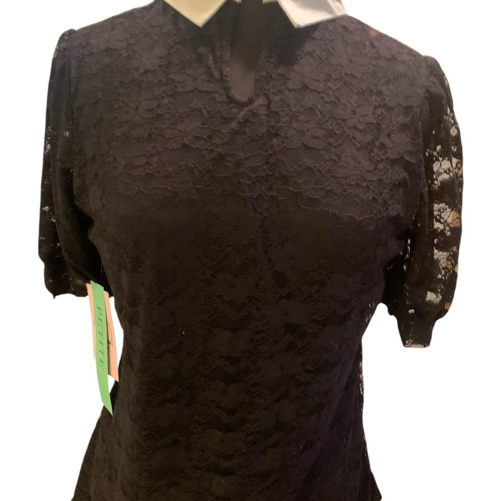 Petite Chic Black Lace Blouse with White Collar - Picture 2 of 8